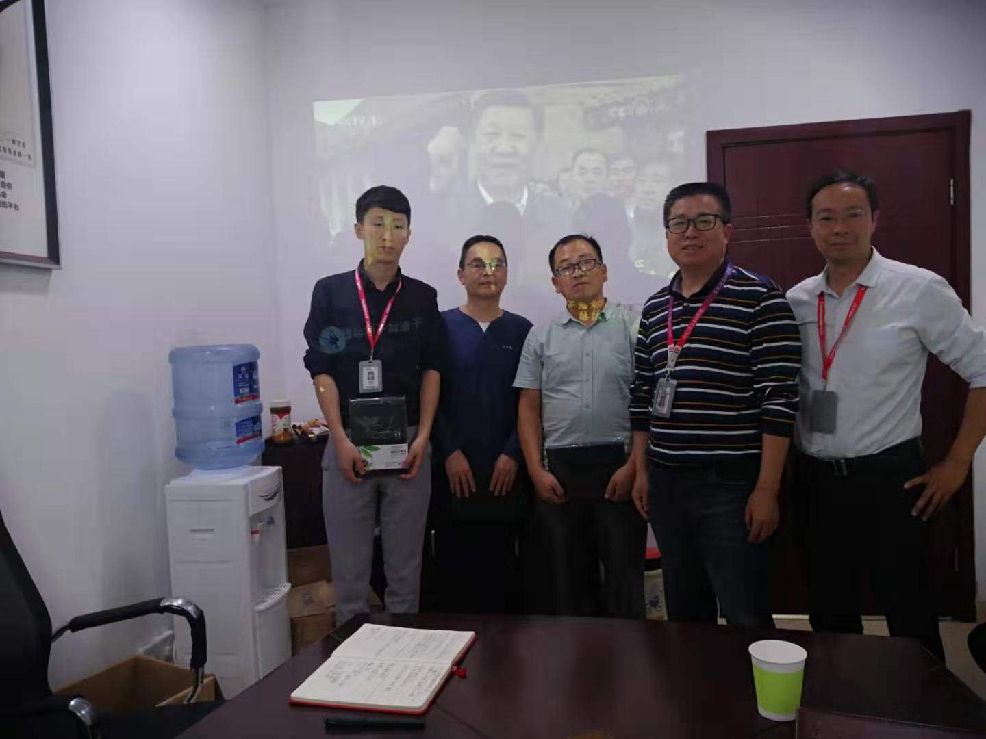 守初心、擔使命,找差距、抓落實----長虹格潤支部主題黨日活動